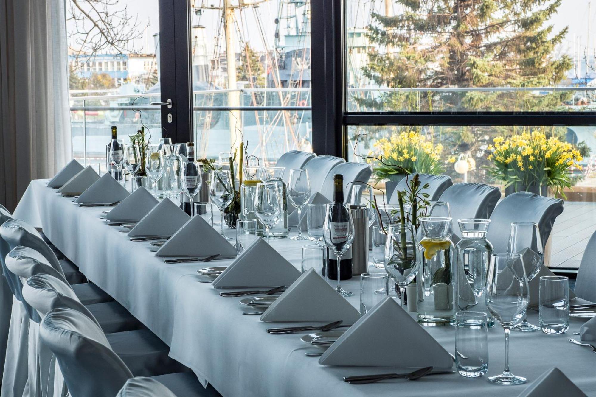 Courtyard By Marriott Gdynia Waterfront Hotel Exterior photo